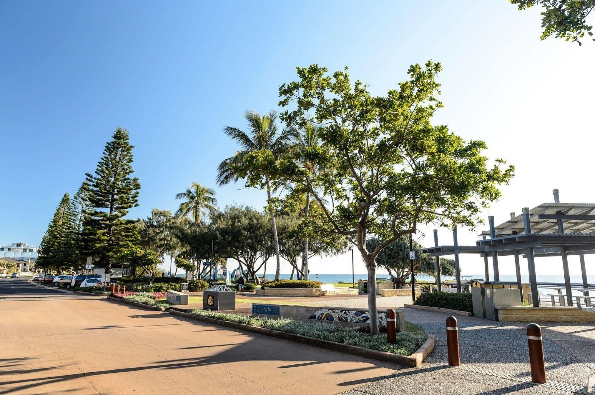 C Bargara Resort Bagian luar foto